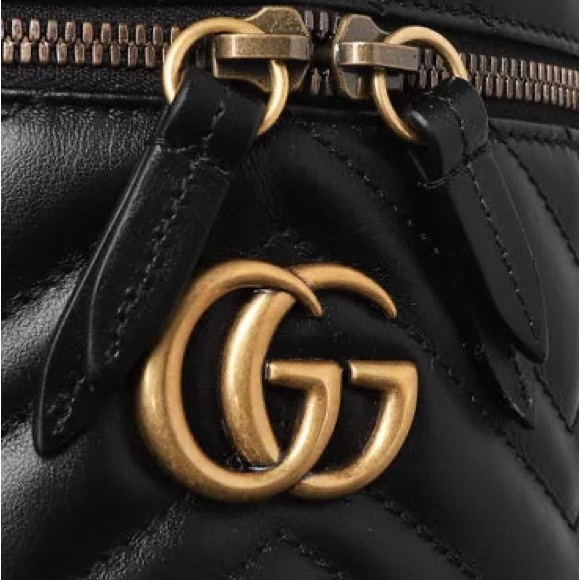 Gucci
Black Quilted Leather Marmont Mini Round Backpack Bag - Picture 9 of 10